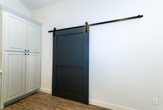 Photo - 2502 112th St