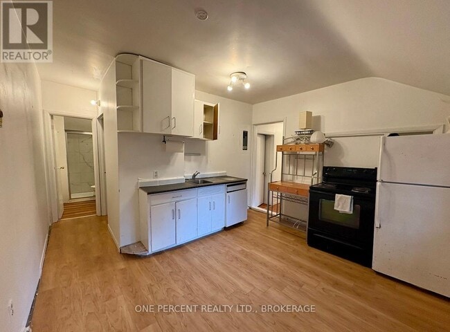 Photo - 382 Earl St Unit 3