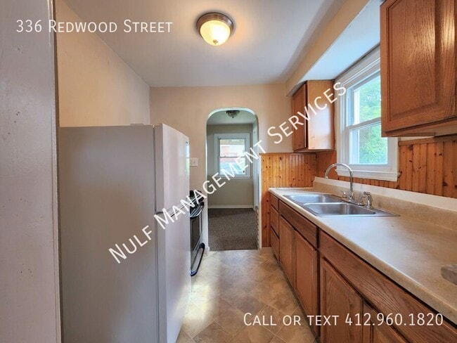 Building Photo - 336 Redwood St