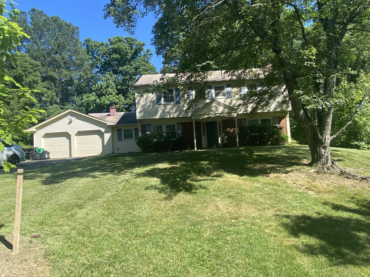 Photo - 8904 Royal Ridge Ln House