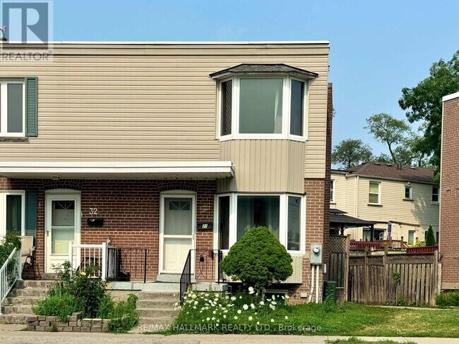 Photo - 740 Kennedy Rd