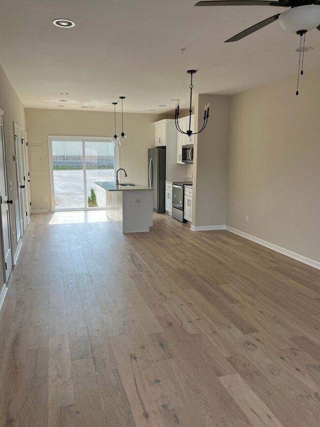 Photo - 976 Horizon Ct