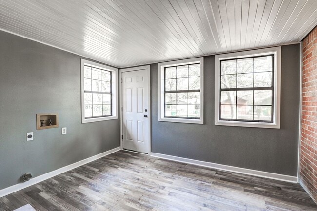 Photo - 3 Bedroom 1.5 Bath House for Rent