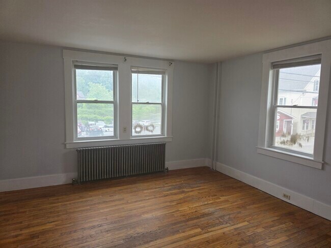Photo - 10 N Main St Unit 2