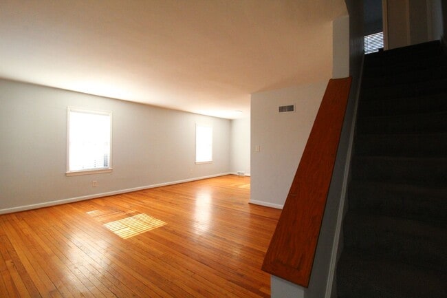 Photo - February FREE On This 2 Bedroom 2 Bath Duplex In The Waldo Area