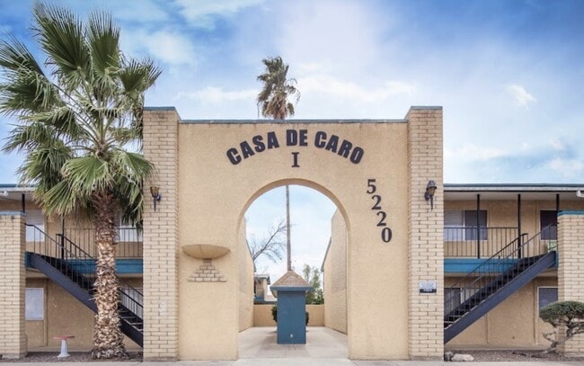 Casa De Caro Apartments