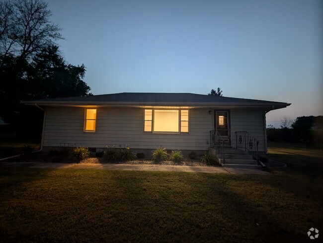 Building Photo - 15816 County Road 40 Unit House