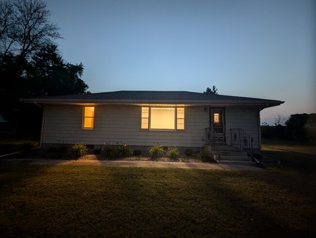 Exterior Front - 15816 County Road 40 Unidad House