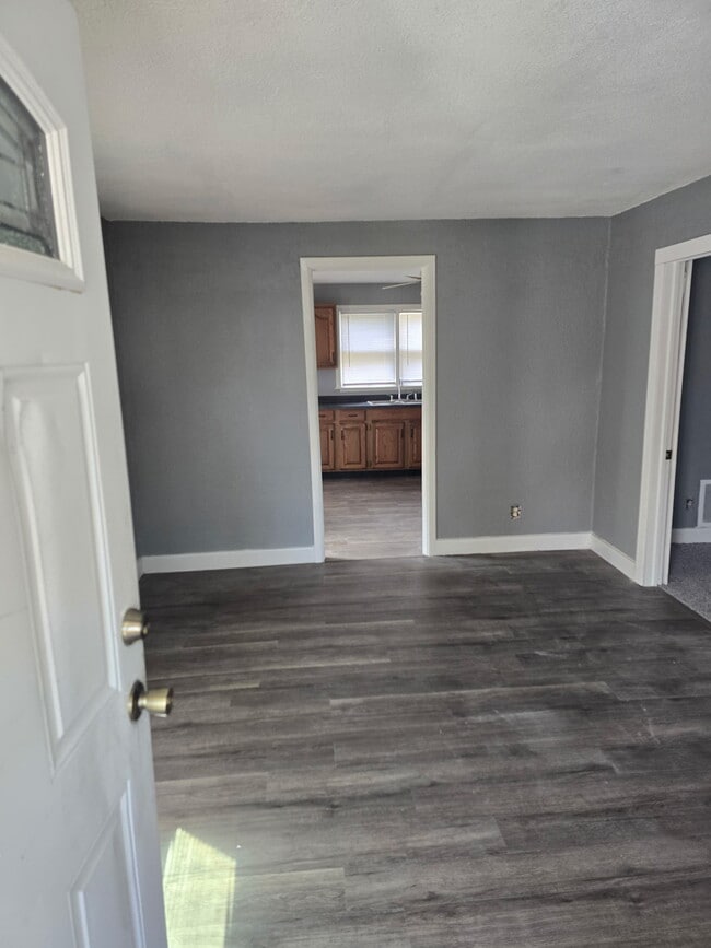 Photo - 3807 Chalmers Ave