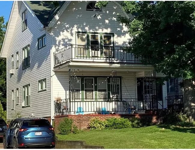 Building Photo - 1653 Bunts Rd Unit 2