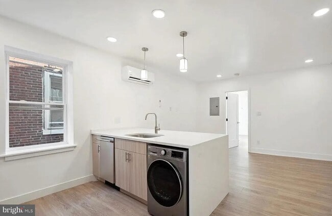 Photo - 5043 Spruce St Unidad 3