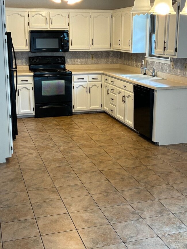 Photo - 1823 Cedar Ridge Rd