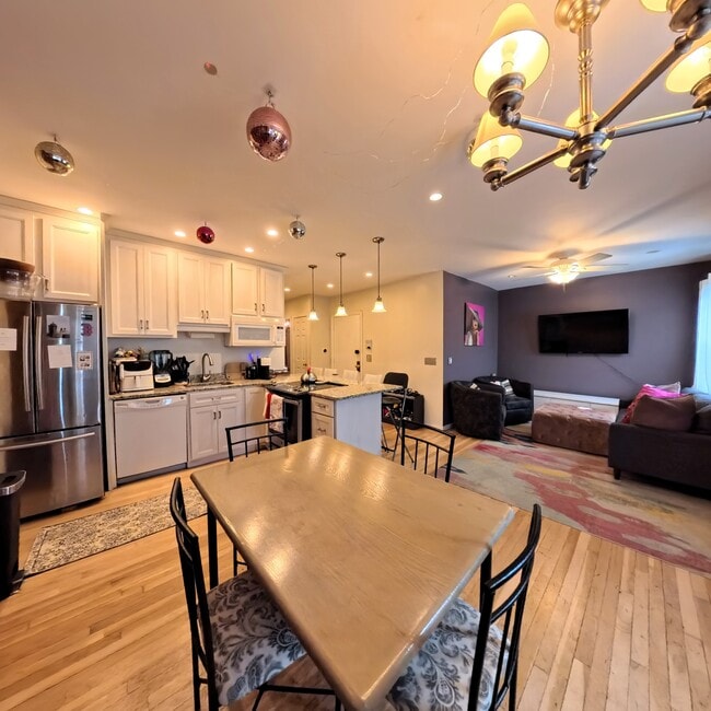 Photo - 285 Dorchester St