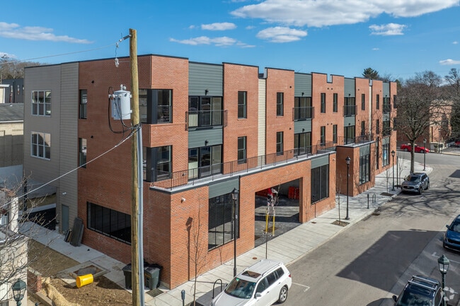 Photo - Station Circle