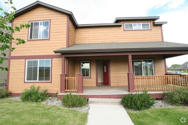 Building Photo - Single Family home in the heart of town!