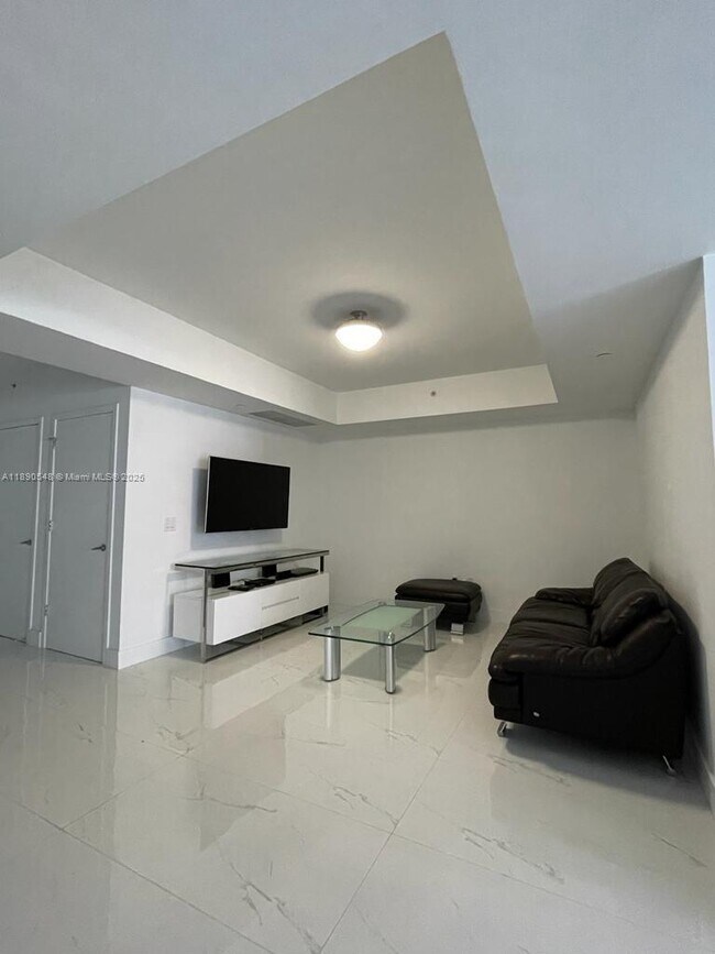 Photo - 1010 Brickell Ave Unit 2704