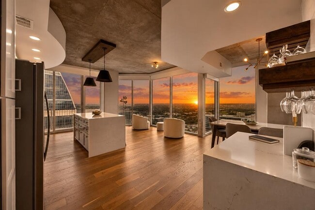 Building Photo - 360 Nueces St Unit 3702