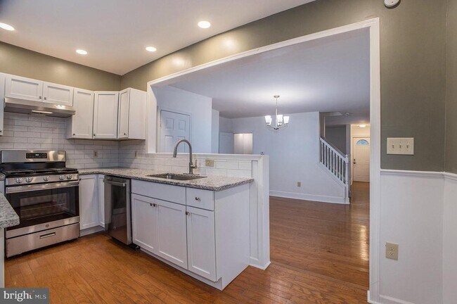 Photo - 406 E Hector St