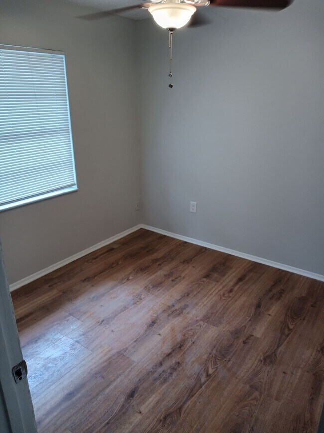 Photo - 1904 Honour Rd Unit 32