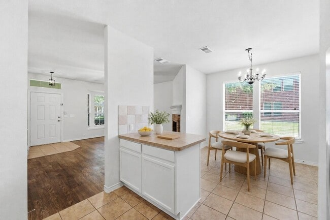 Photo - 7449 Danbridge Ln