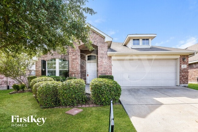 Building Photo - 423 Hackberry Dr