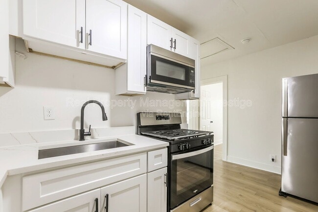 Photo - 310 W James Ave