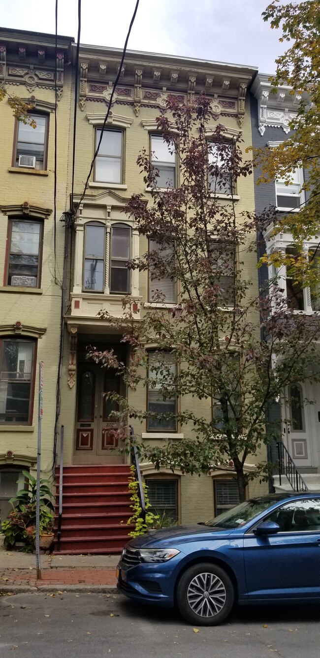 Building Photo - 277 Hudson Ave Rental
