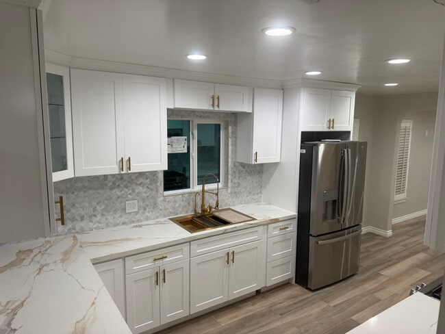 Photo - 1616 E Harding St