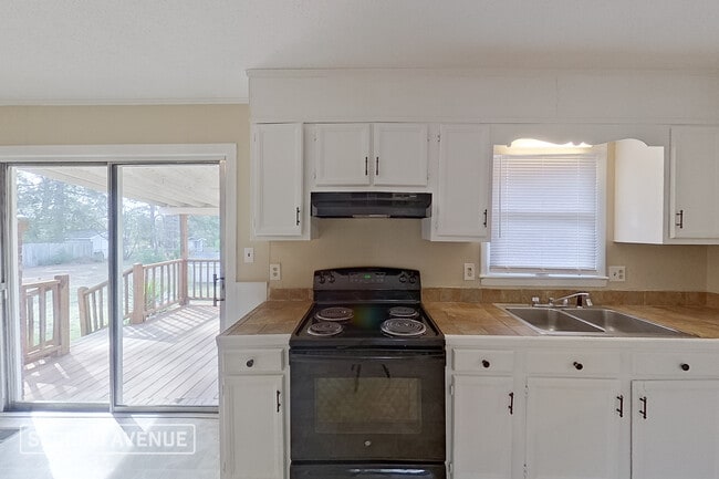 Photo - 6047 Lexington Dr