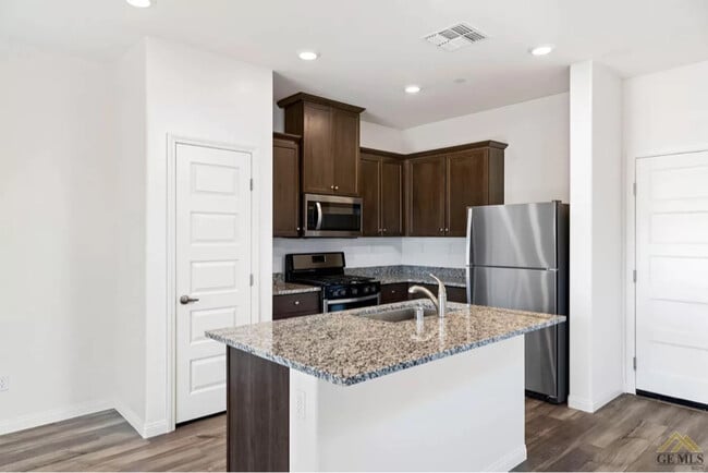 Photo - 5018 Anaconda Ave