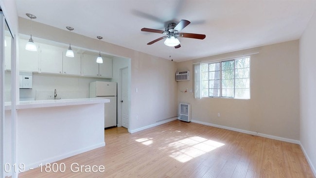 Photo - 1800 Grace Ave