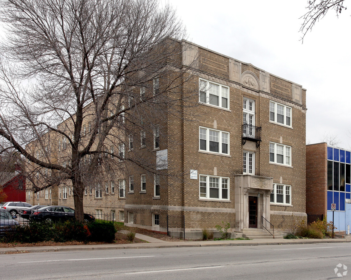 Van Dyke - Van Dyke Apartments