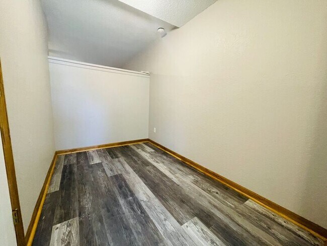 Photo - 1405 Neil Ln