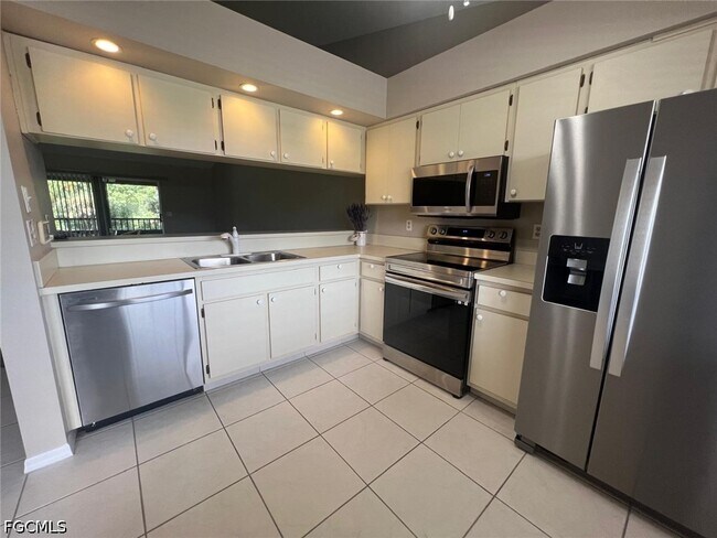 Photo - 13076 Cross Creek Ct Unit 408