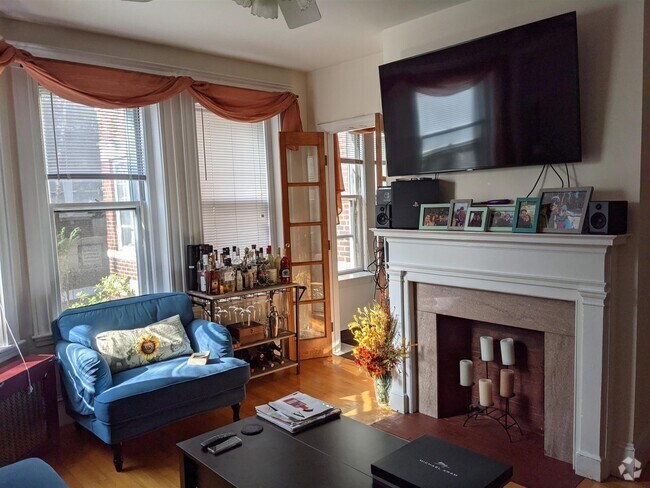 Building Photo - 346 Harvard St Unit 1 Rental