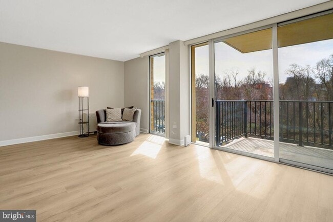 Photo - 4600 S Four Mile Run Dr Unit 102