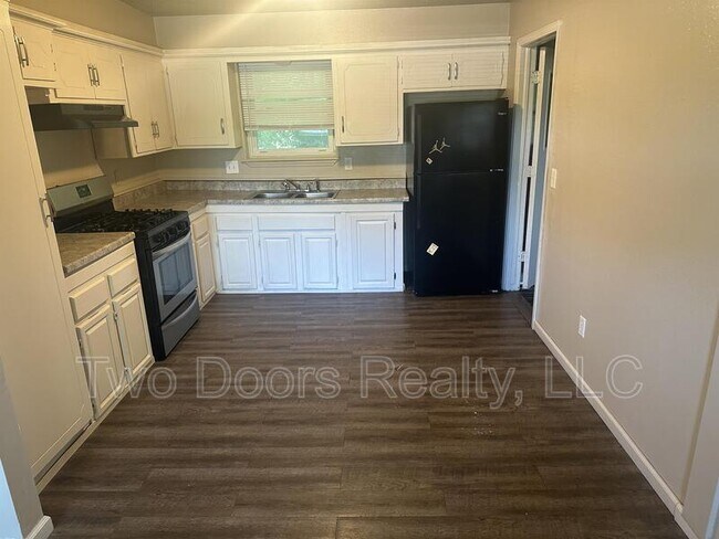 Photo - 1452 NE 11th St