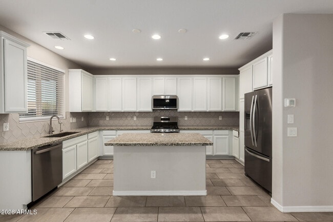 Building Photo - 14222 West Honeysuckle Dr