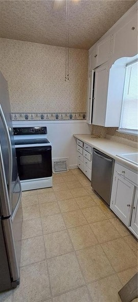 Photo - 2835 Charles St