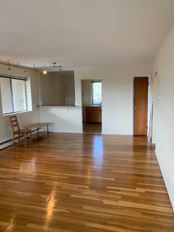 Building Photo - 77 Pitman St Rental