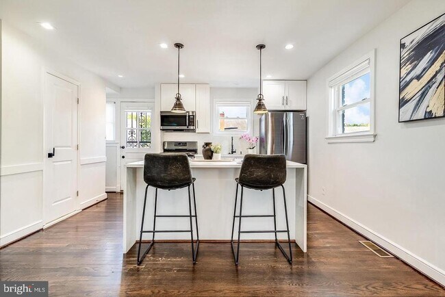 Photo - 1829 T Pl SE Casa Adosada