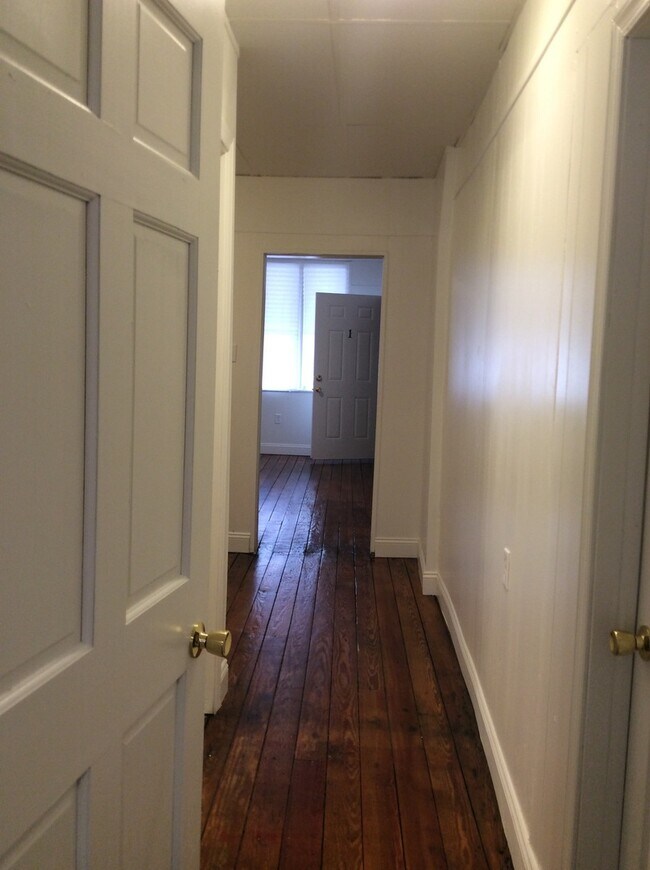 Photo - First Floor 1 Bedroom in East End of York City