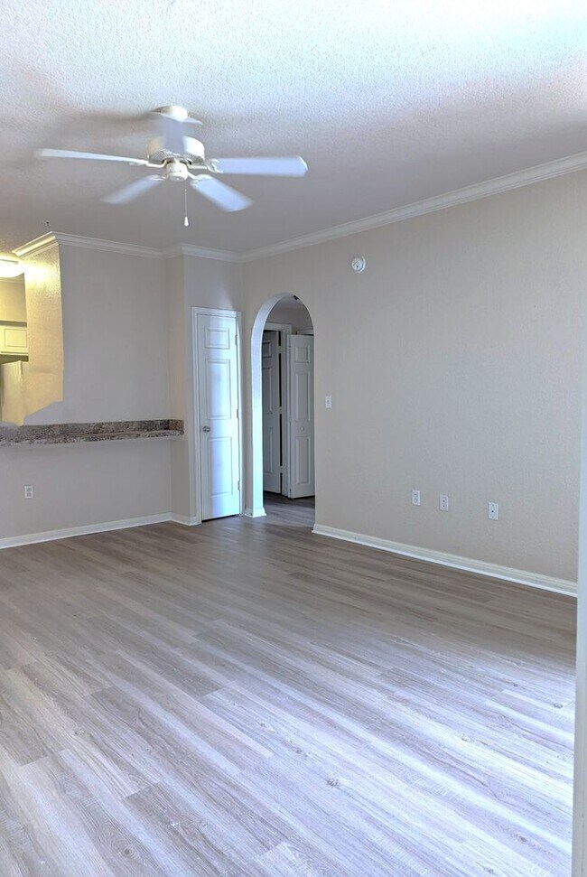 Photo - Updated 2x2 condo 1121 square feet, vinyl plank floors & balcony