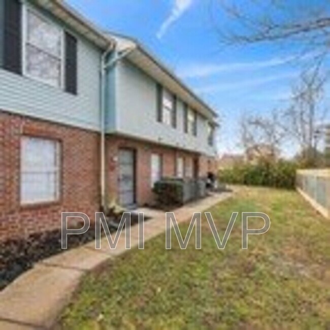 Photo - 3289 E Mound St