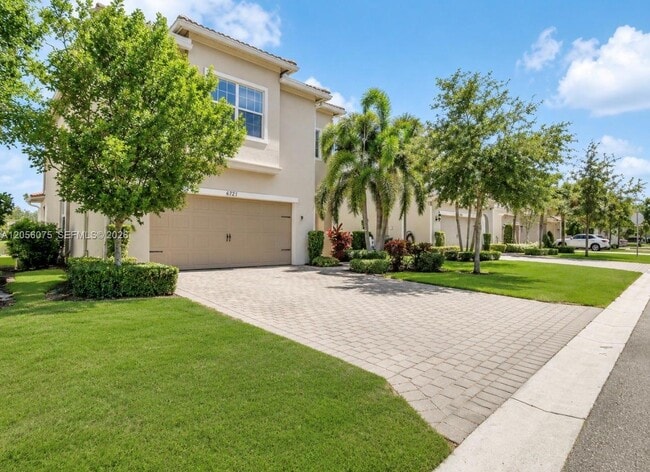 Photo - 4729 Greenway Dr