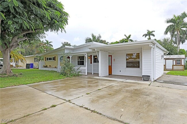 Photo - 1440 Ricardo Ave