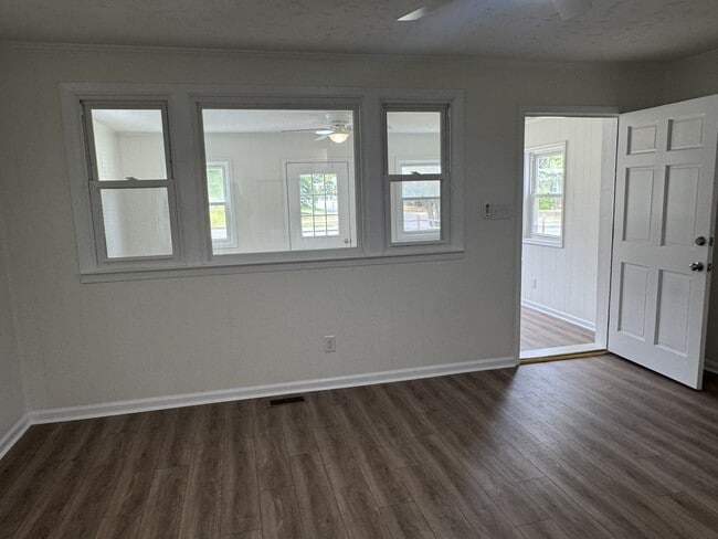 Photo - 208 Regalwood Dr