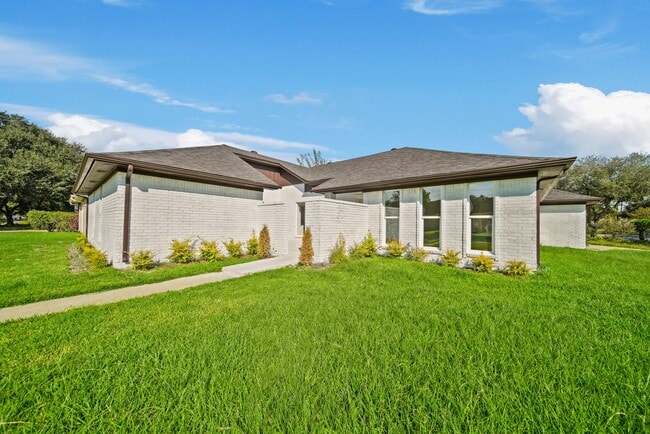 Photo - 3351 S Sutton Square