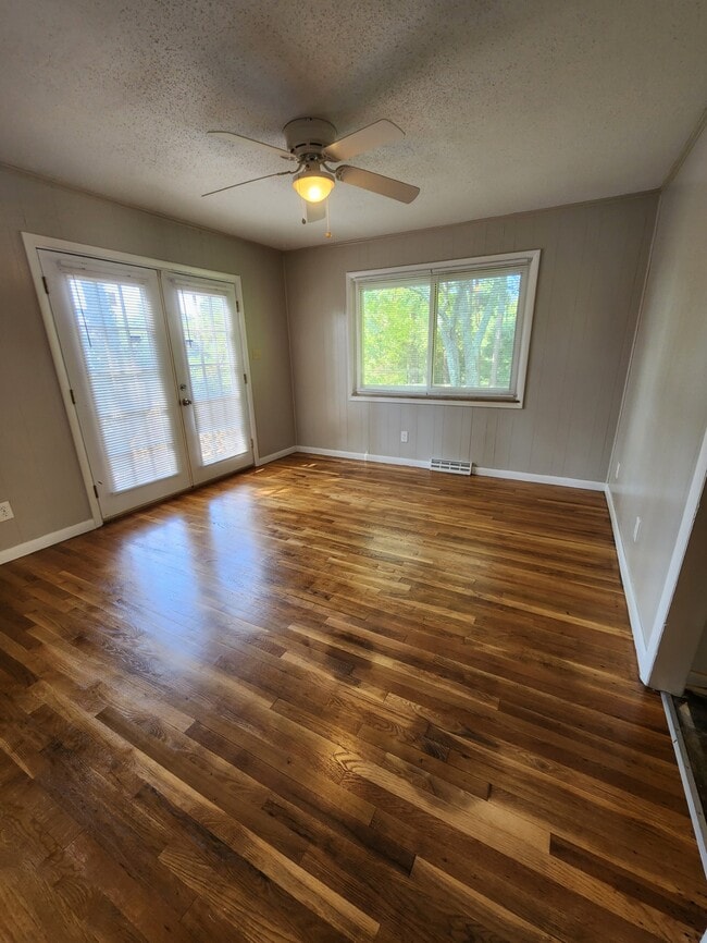 Photo - 6113 Foote Mineral Ln