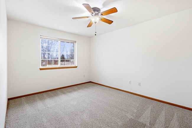 Photo - Oakridge Apartments